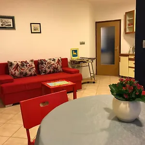 Center - Near The Central Bus Station Apartman