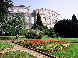 Guest House Hotel Riviera  Pula
